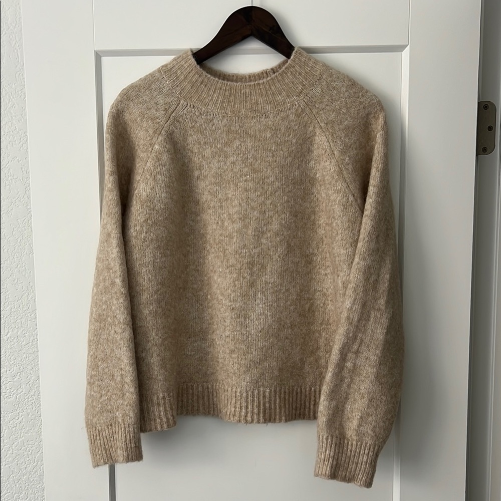 Banana Republic Beige Knit Sweater